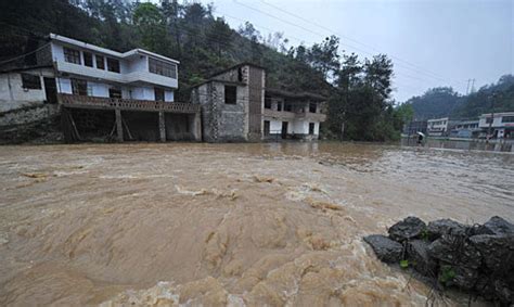 实拍：洪水“穿洲” 长沙橘子洲几乎全部被水淹没