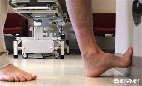 脚疼治疗按摩疼痛女性摄影图配图高清摄影大图-千库网