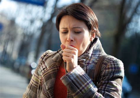 季节性咳嗽怎么治疗好得快（一到秋天就咳嗽怎么办？教你4个办法，或许能有所缓解） | 说明书网