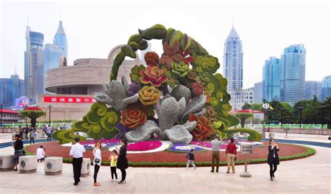 北京：国庆节主题花坛亮相长安街-人民图片网