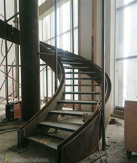 钢结构旋转楼梯_钢结构楼梯_陕西圆平集装箱管理有限公司