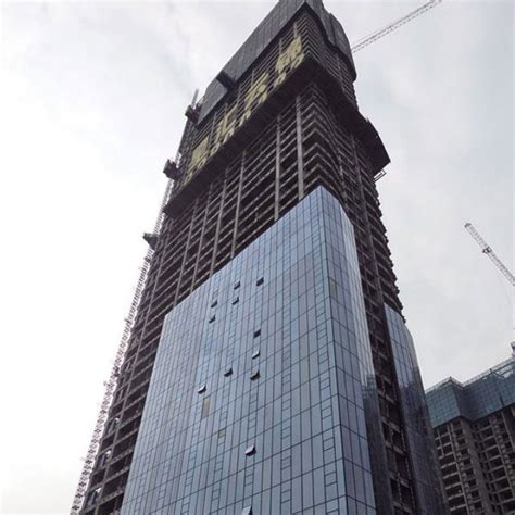 全玻璃幕墙增强建筑宽敞感-广东信鼎建设工程有限公司