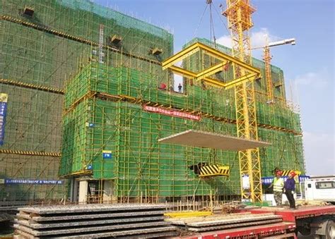 湖北荆州市首个装配式建筑住宅项目开始吊装构件_资讯_资讯_装配式建筑展厅