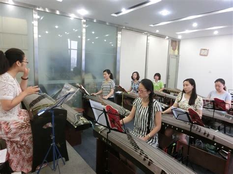 管理学院：举办第一届传统文化节系列活动——“谈弹”古筝艺术之美知识讲座-滁州职业技术学院