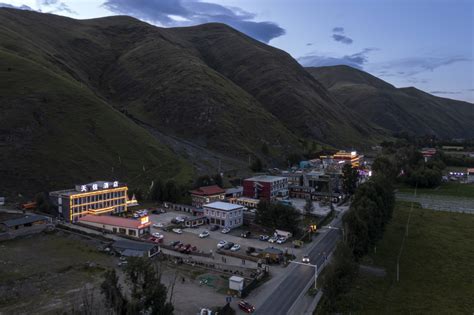 四川甘孜：彰显文化特色 建设魅力城市 - 西藏在线