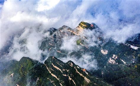 云雾缭绕的仙境，温岭大美方山。Via.