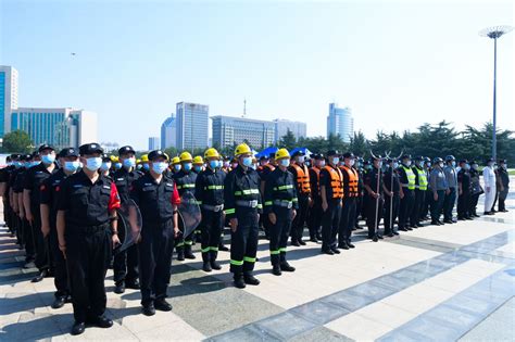 潍坊市公安局组织“喜迎二十大、保安护平安”保安行业主题宣传日活动