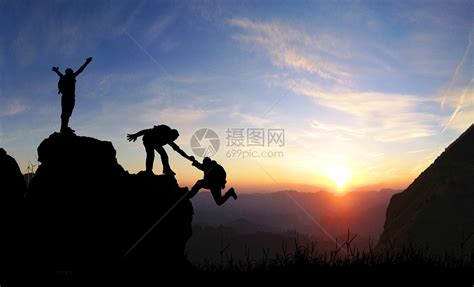 登山的人物剪影图片素材-正版创意图片500914596-摄图网