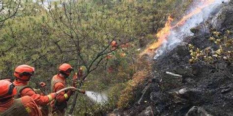 开屏新闻-揪心！大理发生森林火灾，直升机吊水、近千人正在扑救