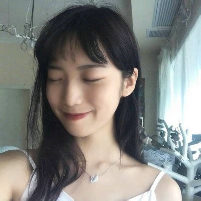 五官甜美女生头像