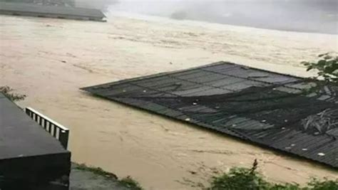河南巩义：被洪水冲毁的楼房-人民图片网