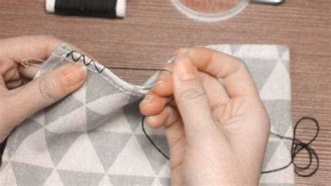 衣服袖口磨边磨损？0难度的锁边缝针法，简单又实用！|袖口|针法|衣服_新浪新闻
