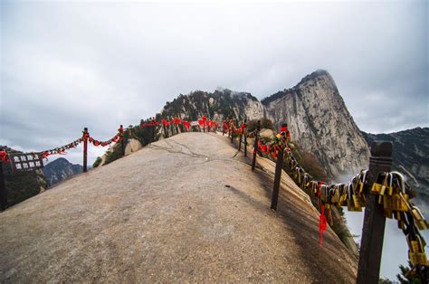 中国十大著名索道缆车景点，黄山索道上榜，第一世界最长_景点_第一排行榜
