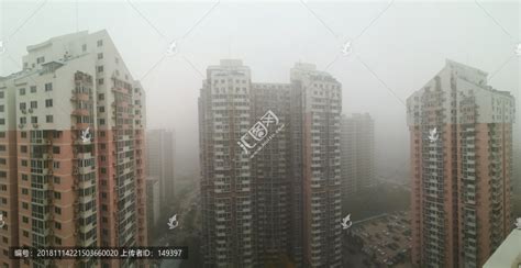 平流雾笼罩长江沿线小镇，宛若仙境-上游新闻 汇聚向上的力量