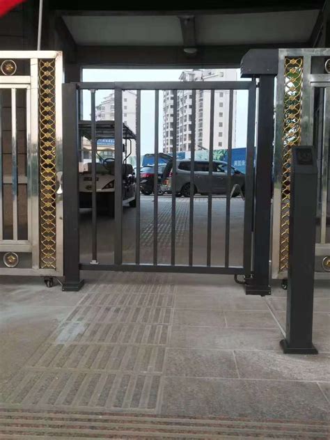 公司承建的华润中央公园小区门禁系统交付使用