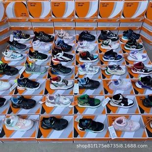 鞋店货源怎么找,卖鞋子怎么去仓库找鞋,卖鞋子怎么进货_大山谷图库