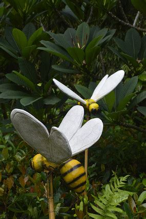公园大蜜蜂雕塑高清图片下载_红动网