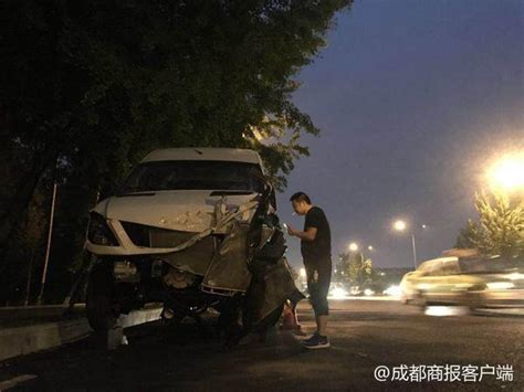 暴雨袭击成渝高速 5起车祸20多辆车受伤(图)_新闻图库_大成网_腾讯网