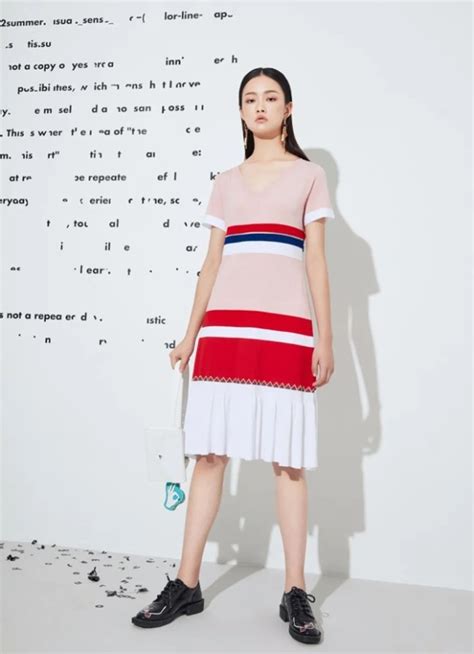 Marisfrolg玛丝菲尔女装2020夏季新款针织系列_图库_资讯_时尚品牌网