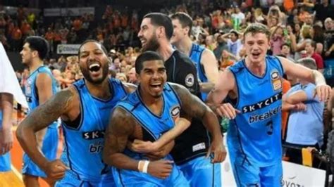 澳大利亚公布男篮世界杯大名单：9位NBA球员出战_东方体育
