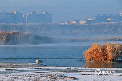 甘肃高台黑河湿地晨雾缭绕似仙境-天气图集-中国天气网