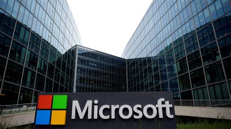 微软Microsoft：转型后的三大业务财报表现如何？ 上周我们谈到Microsoft$微软(MSFT)$ 转型的两大主轴，Office ...