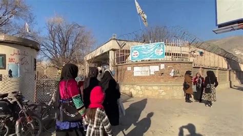 塔利班警告私立大学禁止女性参加入学考试_凤凰网视频_凤凰网