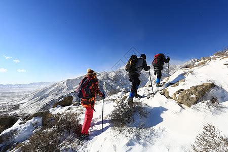 登上雪山山顶的人高清图片下载-正版图片500287490-摄图网