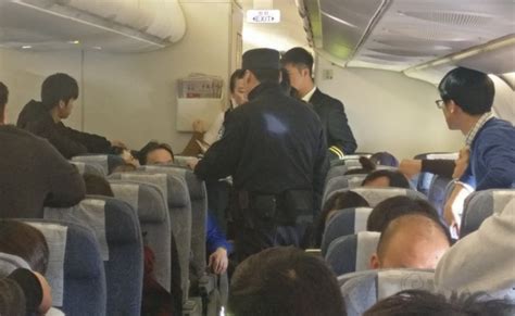 一女乘客有病航班返航 患者拒下机 其女：谁让返航了_航空安全_资讯_航空圈