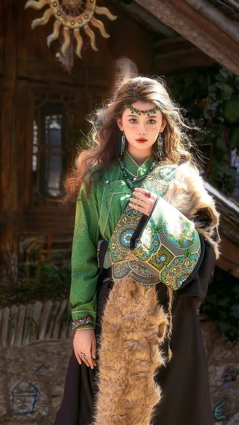 丽江旅拍拉萨藏装男女西藏服饰藏袍藏族传统服装民族绿色织锦新款_虎窝淘