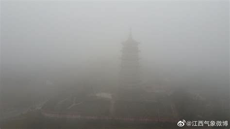 今天早晨江西省抚州市广昌县出现能见度小于200米的大雾天气，这样的朦胧美你爱了么？拍摄人_手机新浪网