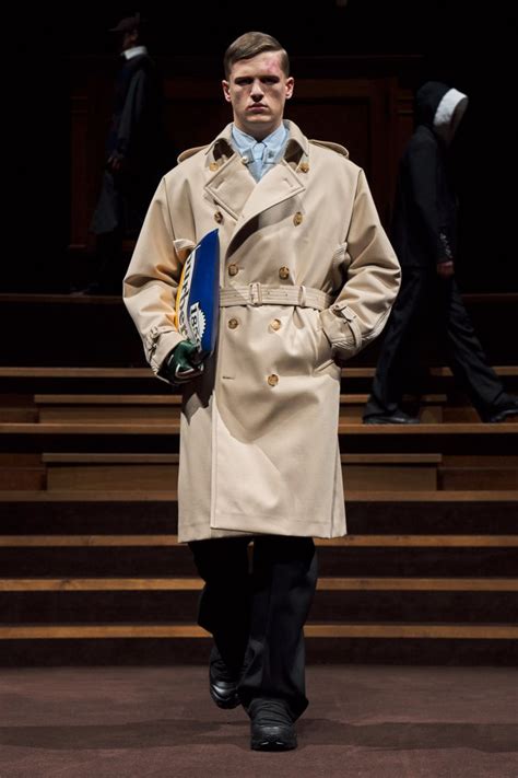 巴宝莉 Burberry 2022/23秋冬男装秀 - London Fall 2022-天天时装-口袋里的时尚指南