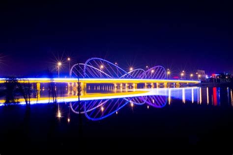 桥梁LED亮化工程案例1 - 不绣钢雕塑灯光-艺术灯光-交互式灯光-深圳市欧铭光电工程有限公司