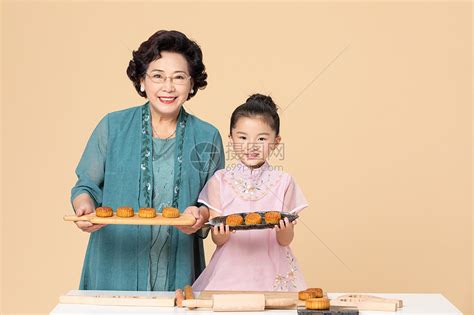 孙女与奶奶拥抱拜年元素素材下载-正版素材401646992-摄图网