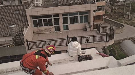 一女子被骗160多万元欲跳楼轻生 民警与消防联合救援-新闻中心-温州网