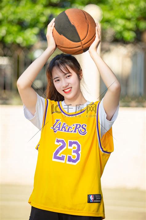 非主流美女打球头像