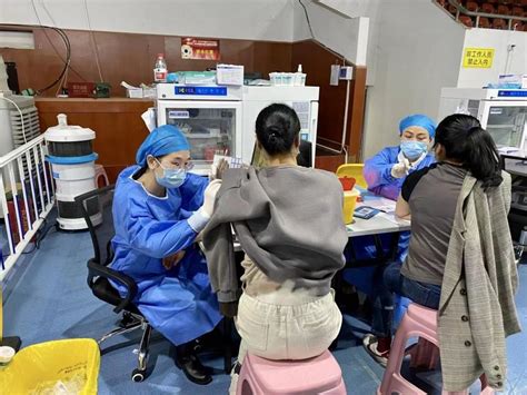 全县35个疫苗接种点正常开放 市民积极接种共筑免疫屏障_巫溪县人民政府