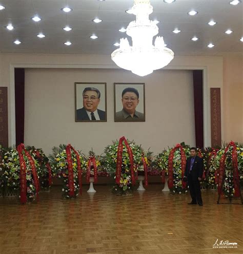 金正日逝世三周年 朝鲜驻华使馆降半旗（组图）--国际--人民网