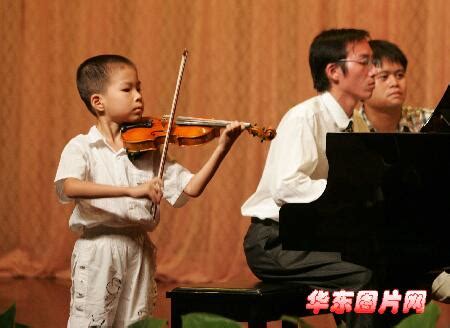 第六届全国少儿小提琴比赛在厦门落下帷幕(图)-搜狐新闻中心