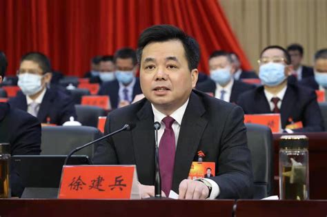 2月20日下午，乐清市委书记徐建兵在市十七届人大一次会议闭幕式上作重要讲话。