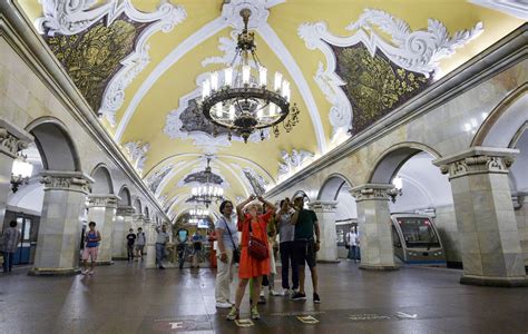莫斯科这个城市，有世界上最美的地铁站 - 知乎