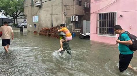 4天降雨径流2.68亿立方，上海金山河道水位普遍超历史极值正积极抢排_凤凰网视频_凤凰网