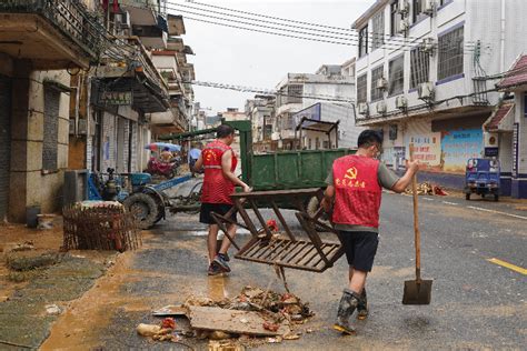 新疆温宿县：清理河道垃圾 消防员用行动守护一汪碧水 - 知乎