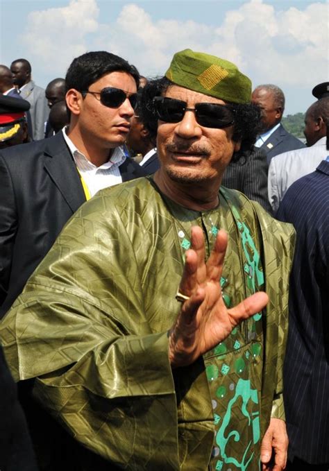 卡扎菲曾是利比亚最高领导人，为何他的军衔最高只是上校？|卡扎菲|利比亚|军衔_新浪新闻