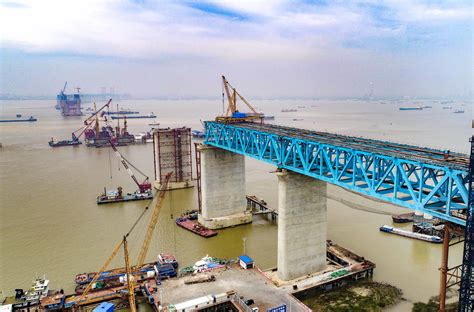 国内最大最重高铁跨铁路转体桥成功转体-西陆网