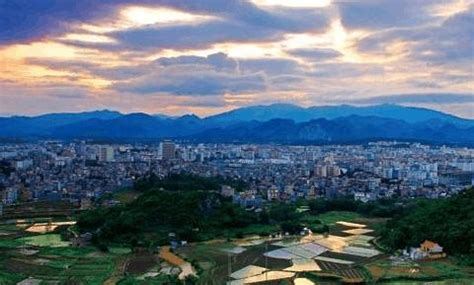 2023灵峰公园游玩攻略,山顶可以看见贺州市八步城区...【去哪儿攻略】