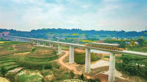 成自高铁自贡境内首座特大桥架梁完成---四川日报电子版