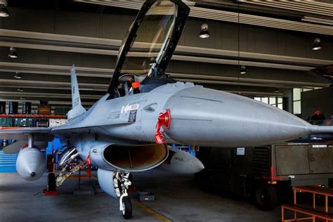 Vì sao ít nhất 6 tháng nữa Ukraine mới được tiếp nhận chiến đấu cơ F-16 ...