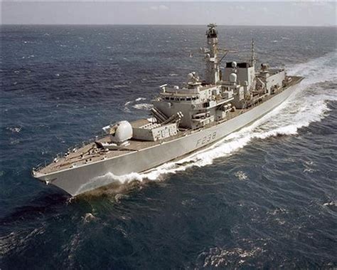 英国22型护卫舰，又叫做大刀级。排水量比较大，有海狼舰空导弹|海狼|舰空导弹|大刀_新浪新闻