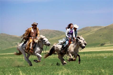 被称为在马背上的民族蒙古族-中国56个民族之一_马为